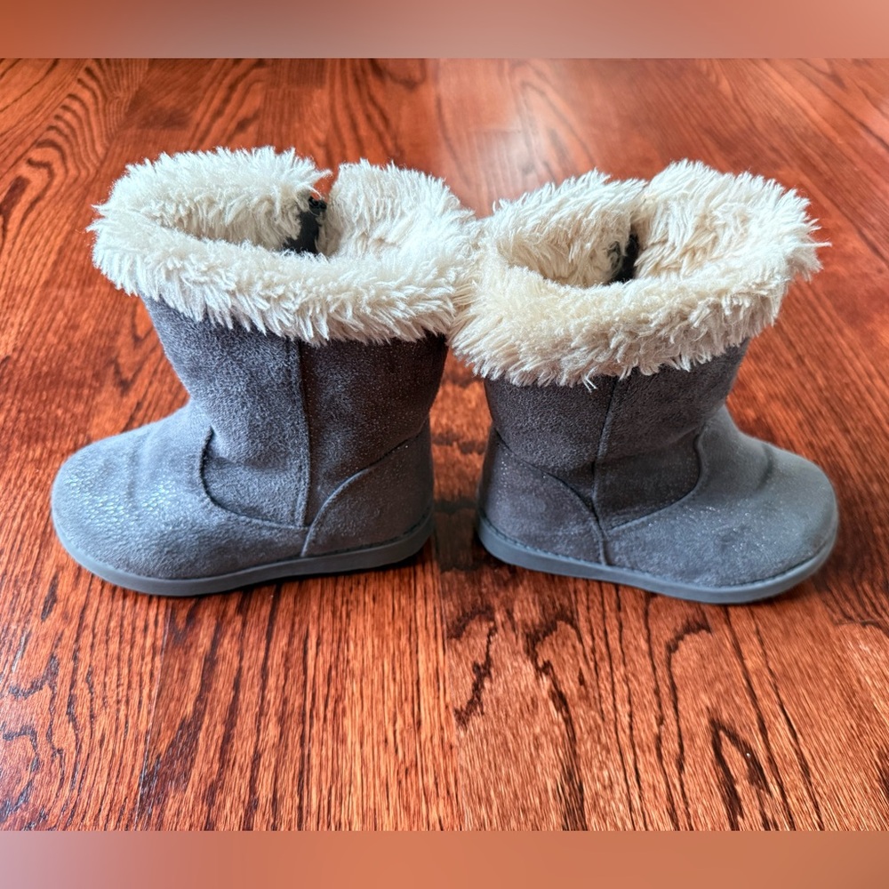 Cat & Jack Gray Glitter and Cream Mid-Calf Winter Girls Boots - Size 7t - Picture 2 of 5